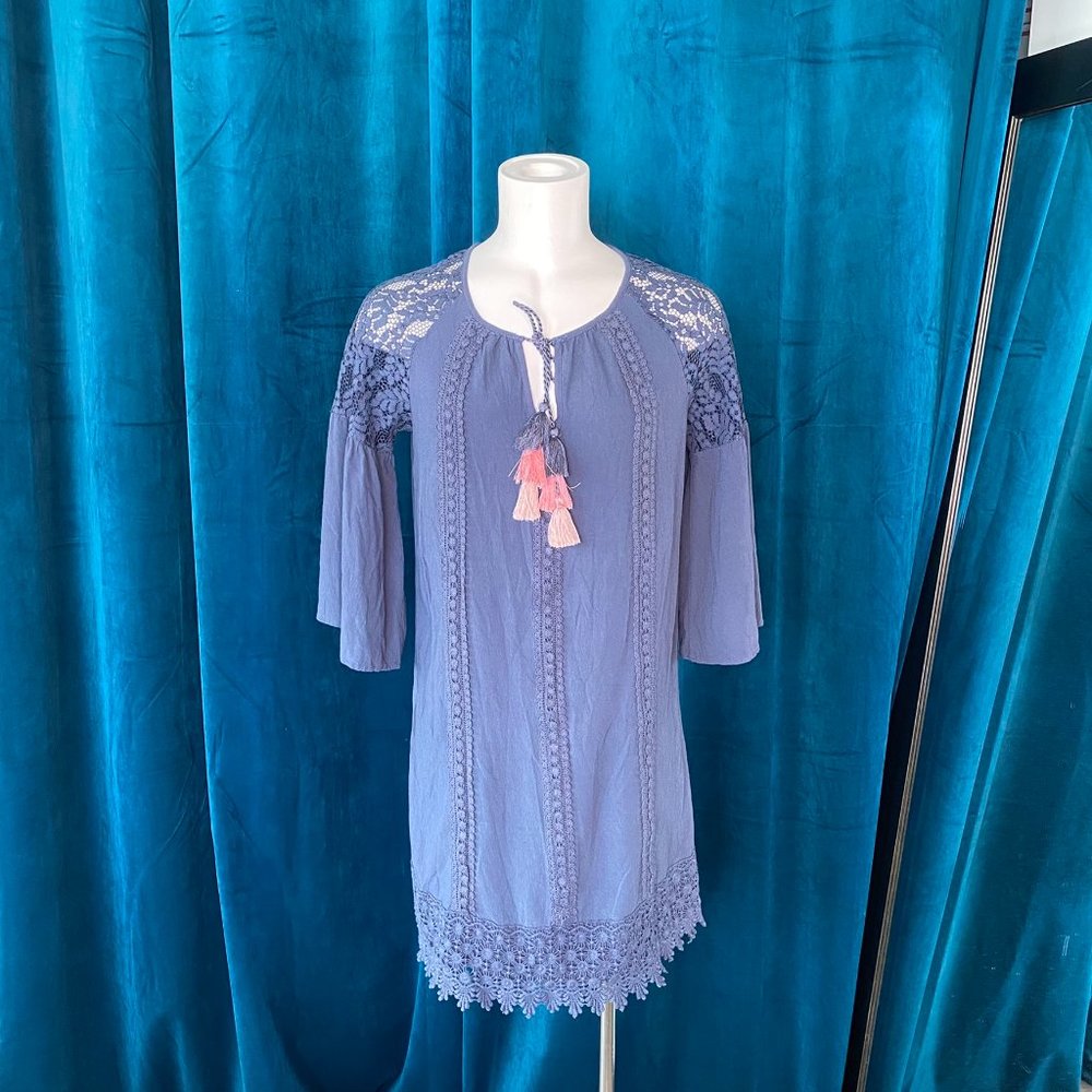 Knox Rose Lace Trim Bell Sleeve Shift Dress With Tassel - Picture 5 of 13